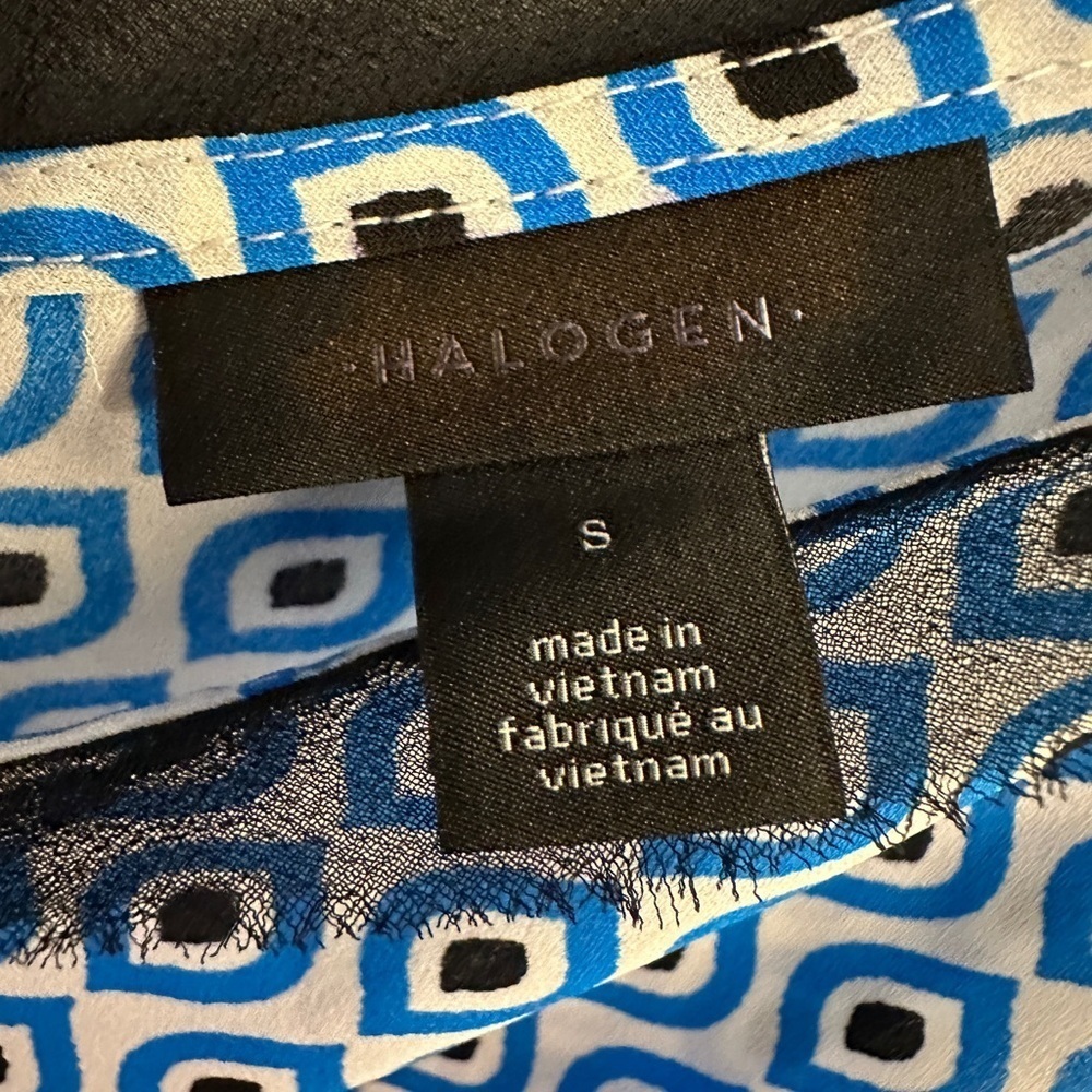 Halogen Blue and White Patterned Top NWOT - Picture 3 of 3